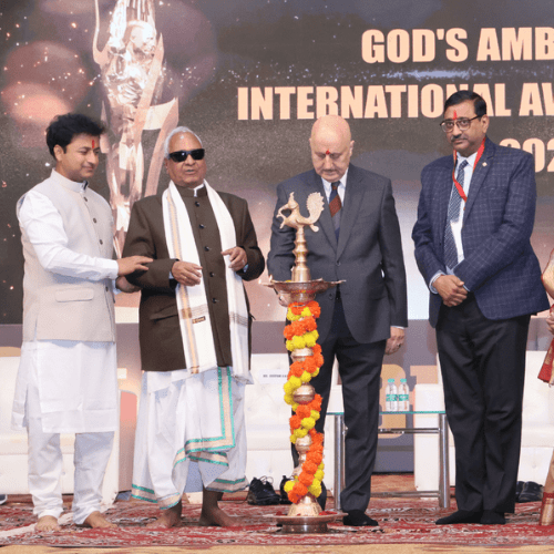 Anupam Kher Honored Exceptional Service Personnel at International Service Awards Ceremony