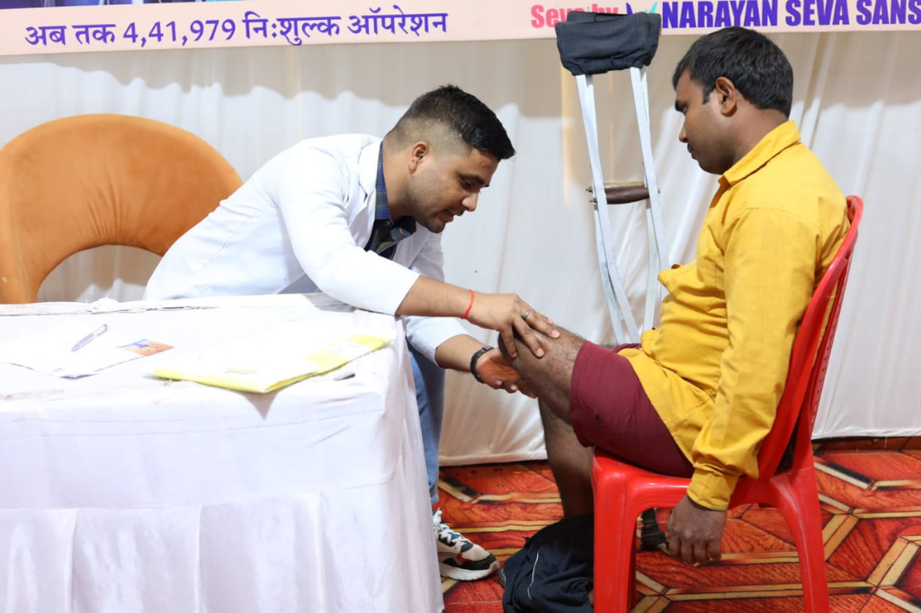 Narayan Seva Sansthan - Narayan Limb Distribution Camp Lucknow