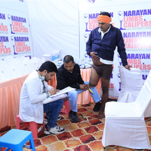 Narayan Limb Distribution Camp Agra 05