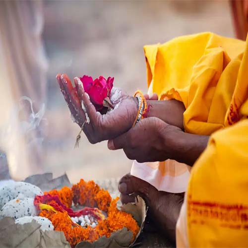 पूजन में अर्पित पुष्प एवं पिंड