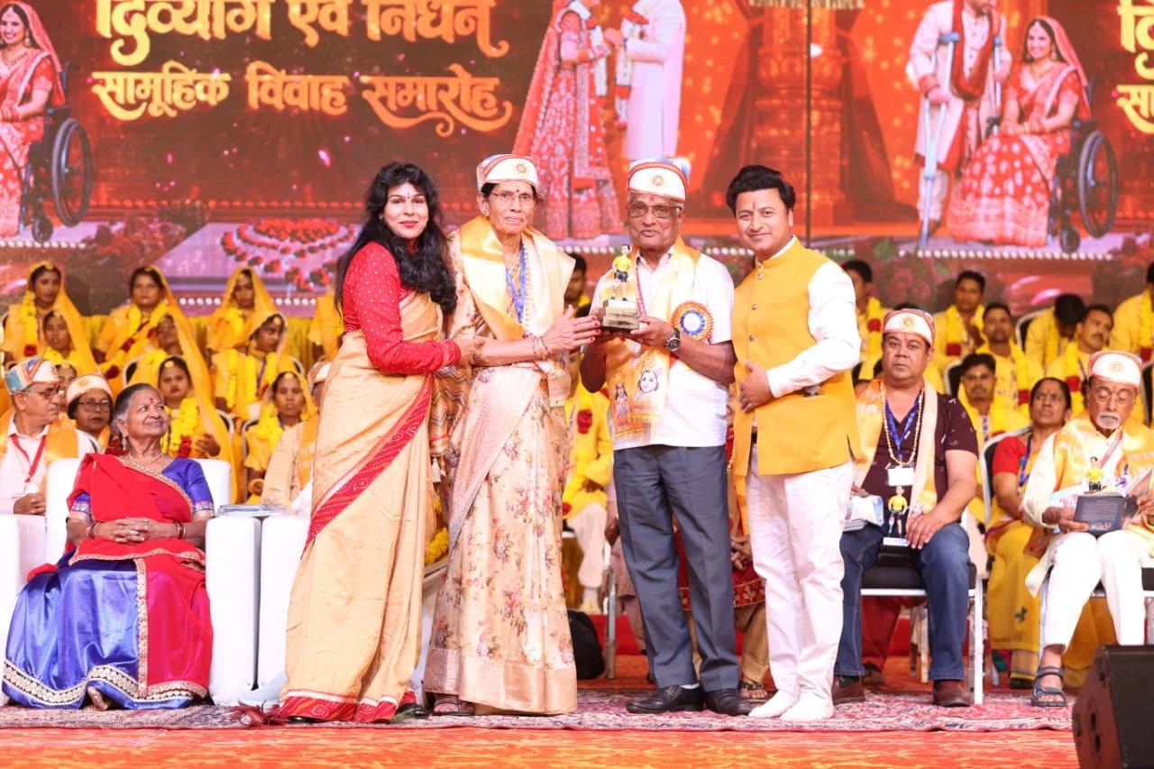 award7.webp
