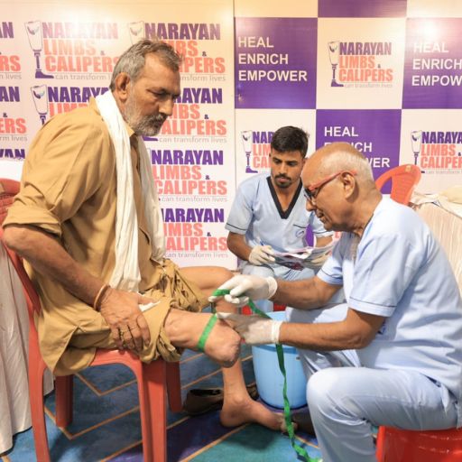 Narayan Limb Distribution Camp Ludhiana 005