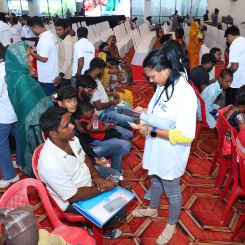 Narayan Limb Distribution Camp Lucknow 002
