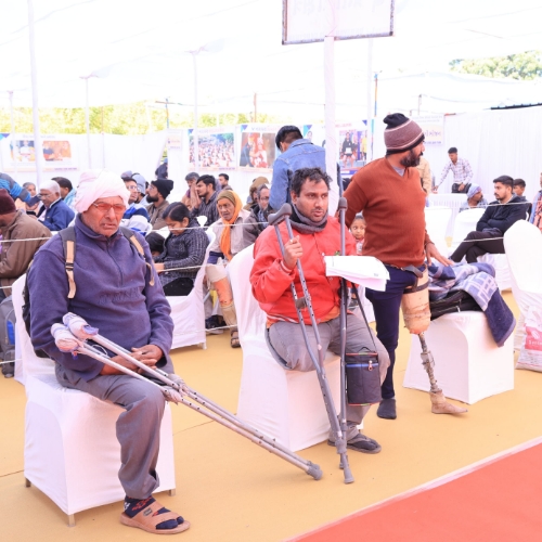 Narayan Limb Distribution Camp Bhuj 004